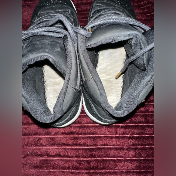 Jordan 11 Retro Heiress Stingray - Picture 10 of 15